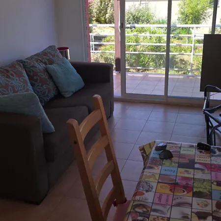 Nice 2 Bedroom Apartment For 4 People *