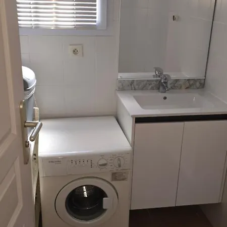 Nice 2 Bedroom Apartment For 4 People Apartment *