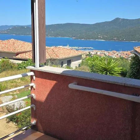 Nice 2 Bedroom Apartment For 4 People *